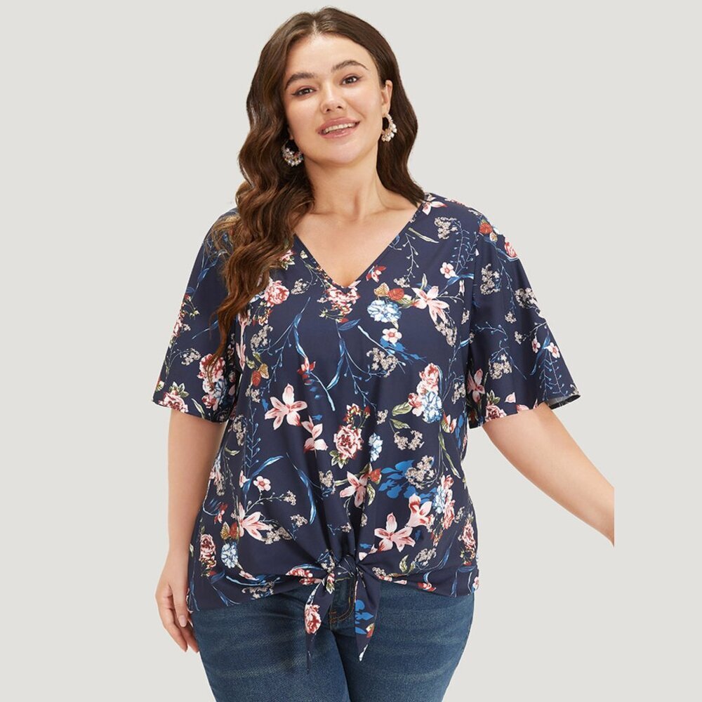 NWT BloomChic Indigo Floral Print V Neck Ruffle Sleeve Twist Hem Blouse 18-20/2X